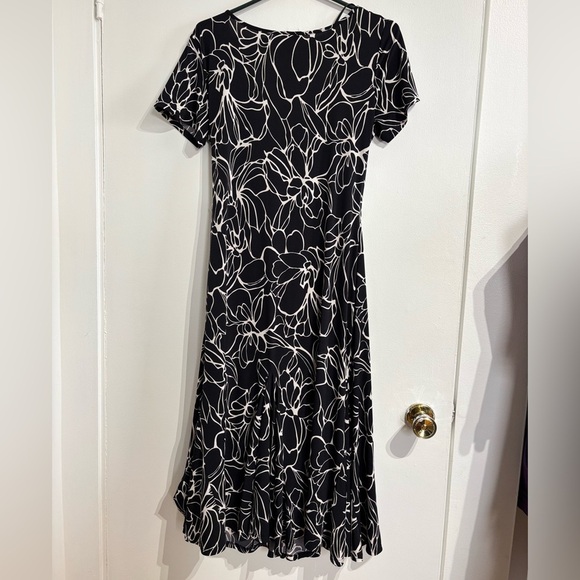 🎉4/30$🎉 Laura Black & White Faux Wrap Midi Dress 🖤 - Picture 3 of 3